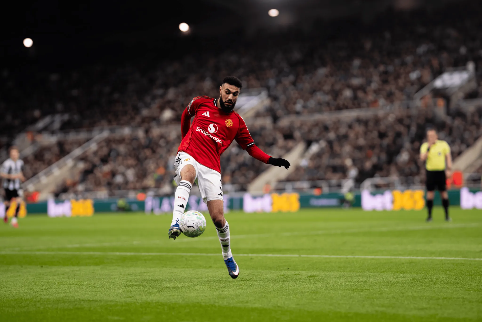 PP模拟器官网-马兹拉维本场对抗11胜6，3次被犯规，3解围1夺回球权